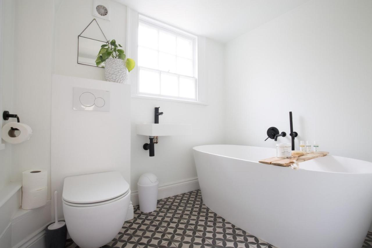 Central Georgian Townhouse With Free Parking Bath Buitenkant foto